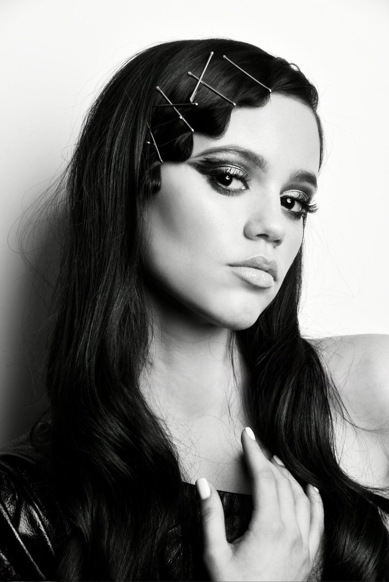 celinaka23's tweet photo. Algumas fotos ede Jenna Ortega  para A Book of Magazine em 8 de dezembro de 2019 em Los Angeles, Califórnia. 🖤
#parte9
📸
©️instagram/@JennaortegafanpageBr https://t.co/YpNv0Hrddn