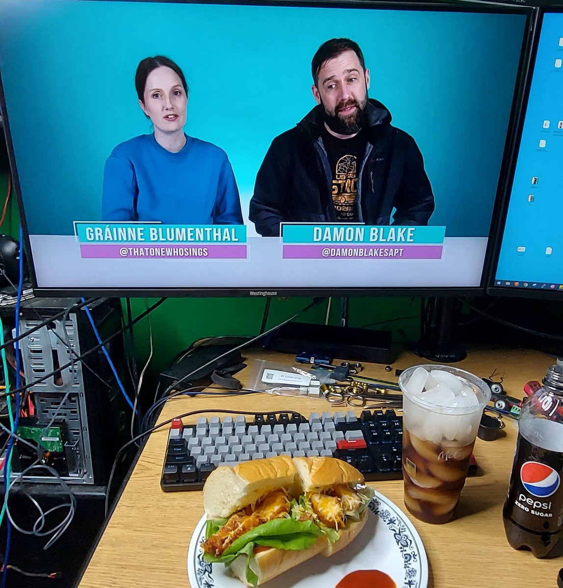 TaoistLoki's tweet image. Tonight, the TRY channel is accompanied by a homemade chicken fillet roll.

Chicken in mildly spicy honey garlic glaze, butter, onion,  tomato, lettuce, and shredded cheddar and monterey jack cheese.  

Good thing you can't buy these near me, I'd be three feet wide.
@Petr_Ulfr