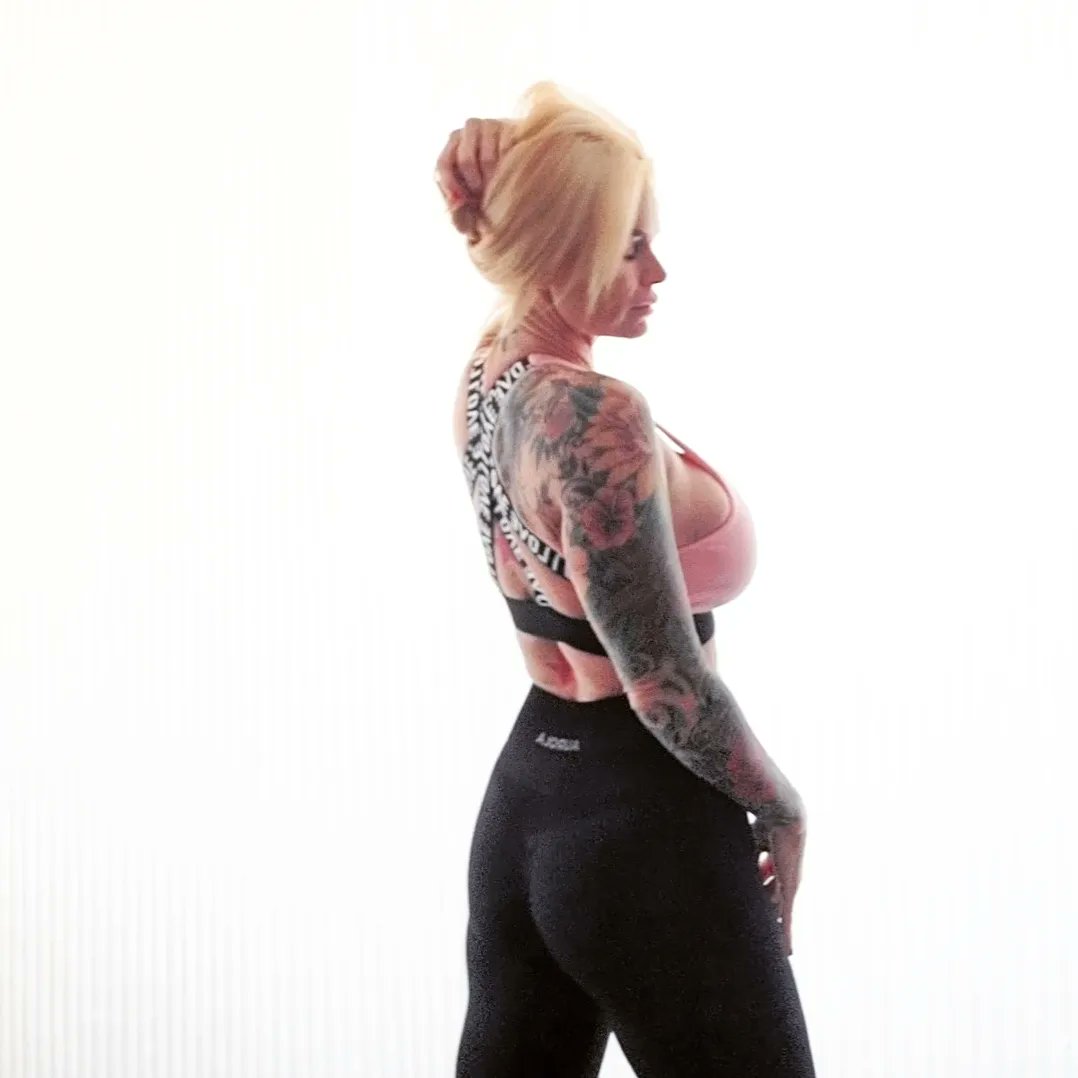 My_Little_Starr's tweet photo. #tattedgirls #girlswithtattoos 
Vote for @My_Little_Starr in the MV Contest Fall For Me Contest @manyvids https://t.co/P3Qw5pD9Ue https://t.co/HRt5Qy03As