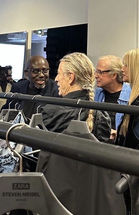 CandlestarLtd's tweet photo. Took time out from a buzzy day 2 of PhotoFairs New York to join the fashion crowd for the launch of the โฆ@ZARAโฉ x Stephen Meisel #newyorkcollection https://t.co/1X0kX4u3Zl