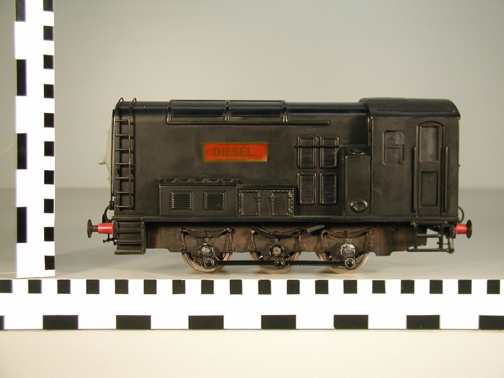 Diesel with a nameplate during the production of Season 8