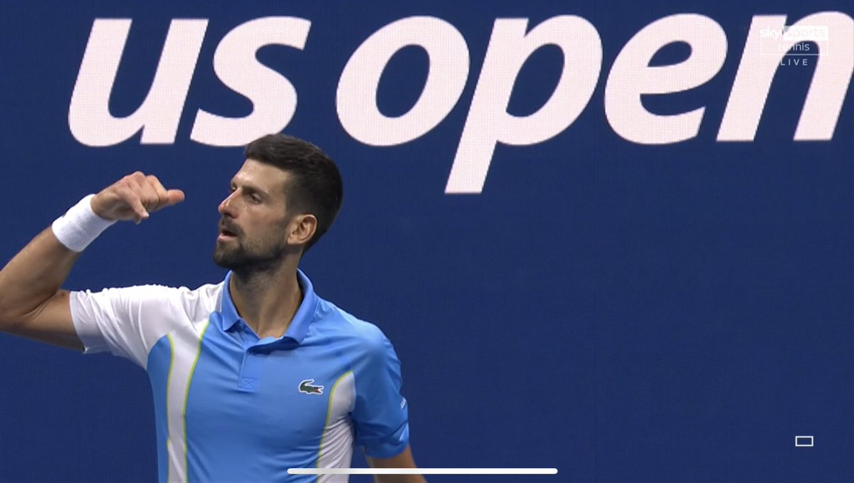 Olly_Tennis_'s tweet photo. Djokovic mimicking Shelton’s celebration 🫣 https://t.co/SvqcJ2blY0