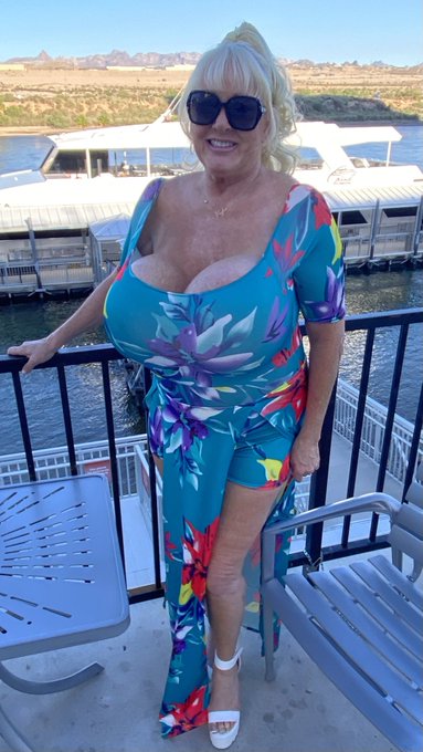🆕 Ready to board dinner cruise last night. I had a really nice time with good food and wonderful service/crew<a href="/tag/tgif"class="tags"><span>#tgif</span></a>