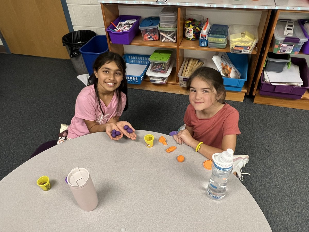 MissDahl3rd's tweet photo. We had a great time using play doh to build healthy meals after learning about the 5 food groups!  Such a fun way to end the week! @CamelotFlame @FCPSR2 https://t.co/j5yEfVOxGo