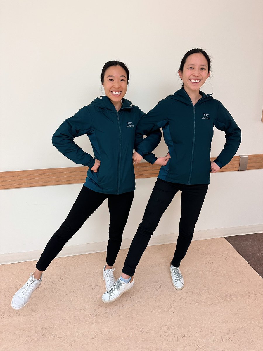 Accidental twinning today by our awesome R1 Liliana and body fellow Amanda! 👯‍♀️ @ayakamaya would be proud! ☺️ @StanfordBodyRad @StanfordRad