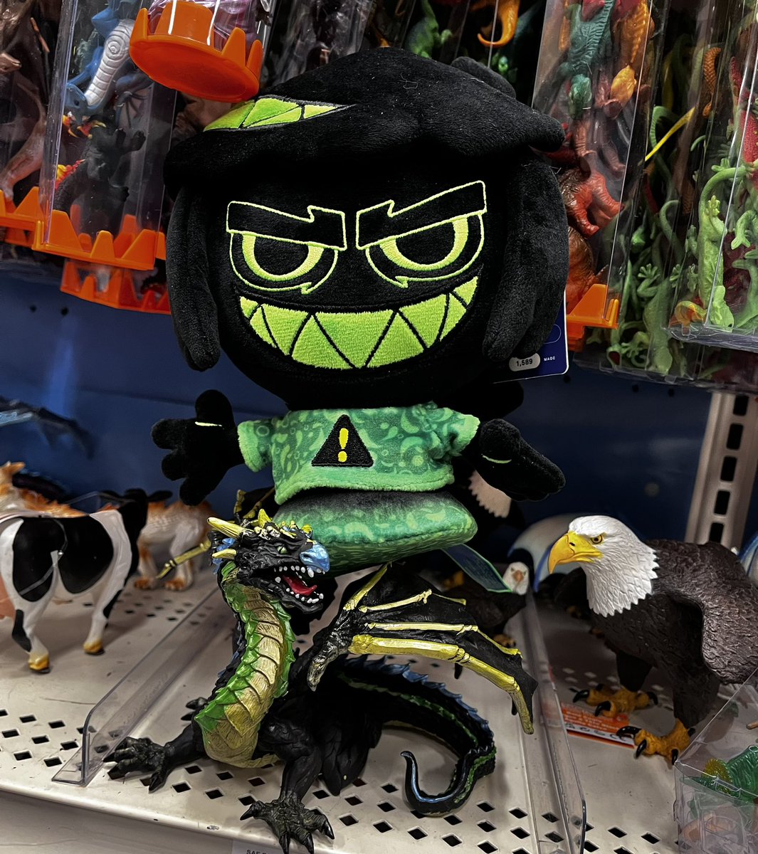 NatureLover645's tweet photo. He rode a dragon and loved the Halloween section>:) #phiplush https://t.co/MsXLH8TNqU
