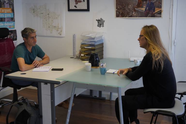 REVPourLeVivant's tweet photo. François Ruffin avait dit vouloir rencontrer les premiers et premières concernées par la question des transidentités, afin de "progresser" sur le sujet.
Notre référente REV Hauts-de-France Leslie Mortreux, également membre de l'association de défense des intérêts de la communauté trans En-Trans, a répondu à son appel.

#LGBTQIA #LGBT @Francois_Ruffin