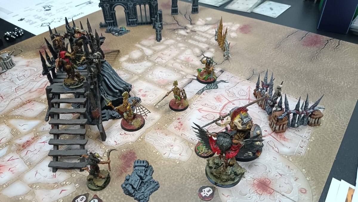 Habemus_Ludum's tweet photo. #quedadashabemusludum 
1/2
Partida de demo de WarCry
Corbus cabal vs Splintered Fang con ayuda de un Ogroid Myrmidon
#warcry #corvuscabal #splinteredfang #gamesworkshop #wargames #boardgames #warhammer #AgeOfSigmar #AoS #Wargaming #Warmongers https://t.co/pgF0b8pttZ