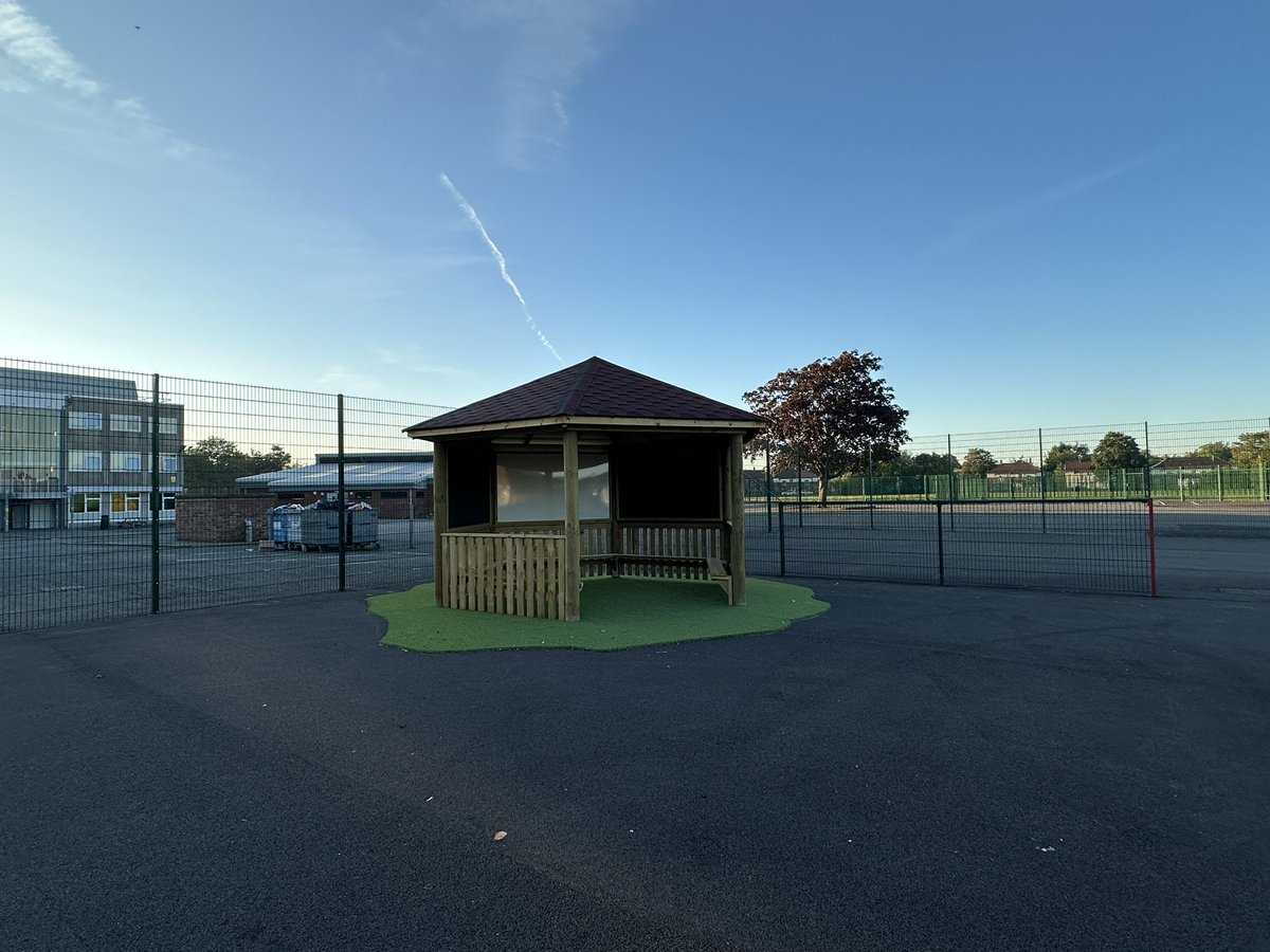 It’s been wonderful this week welcoming everyone into the Hub. The new outdoor space has certainly been a big hit! 😊