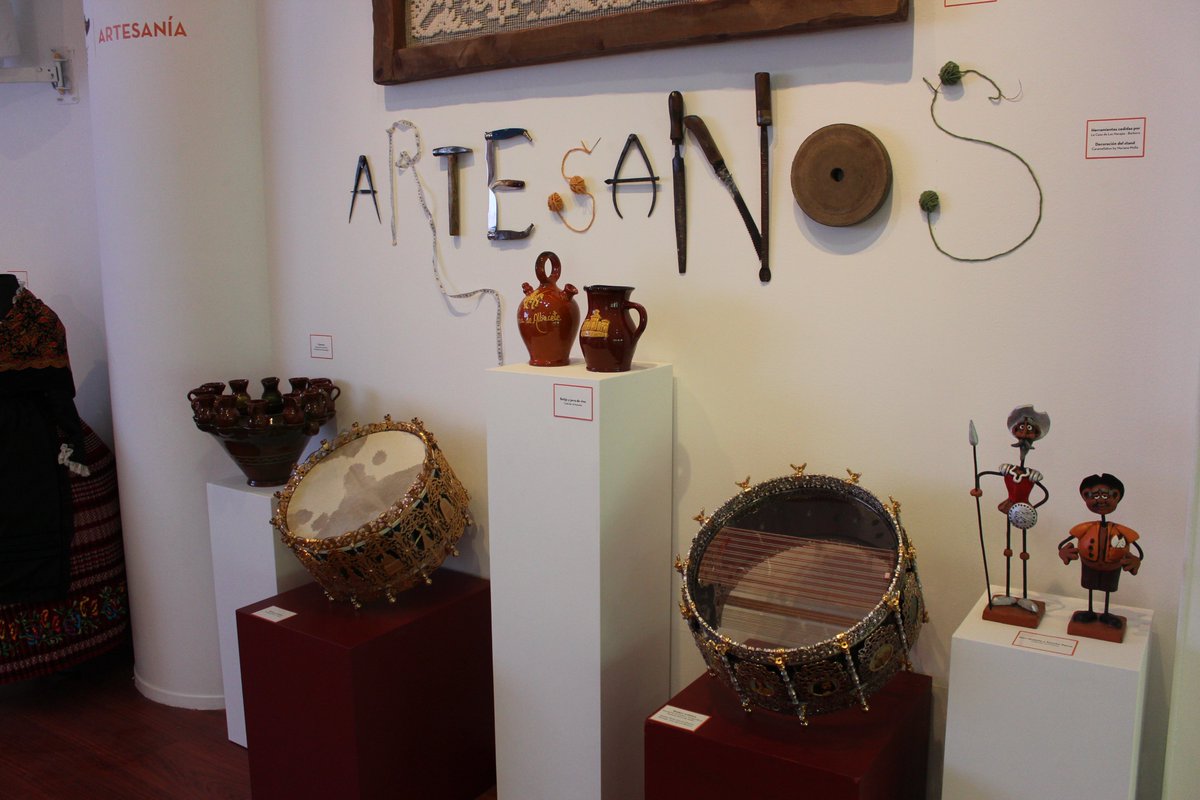 standjccmAB's tweet photo. El @gobjccm ha procedido a inaugurar “Albacete Tierra de Artesanos”, por donde pasarán desde hoy y hasta el próximo 17 de septiembre, 20 municipios albaceteños con sus respectivas artesanía singulares e identitarias @standjccmAB #FeriaAlbacete2023 https://t.co/5eIvGD2aeN