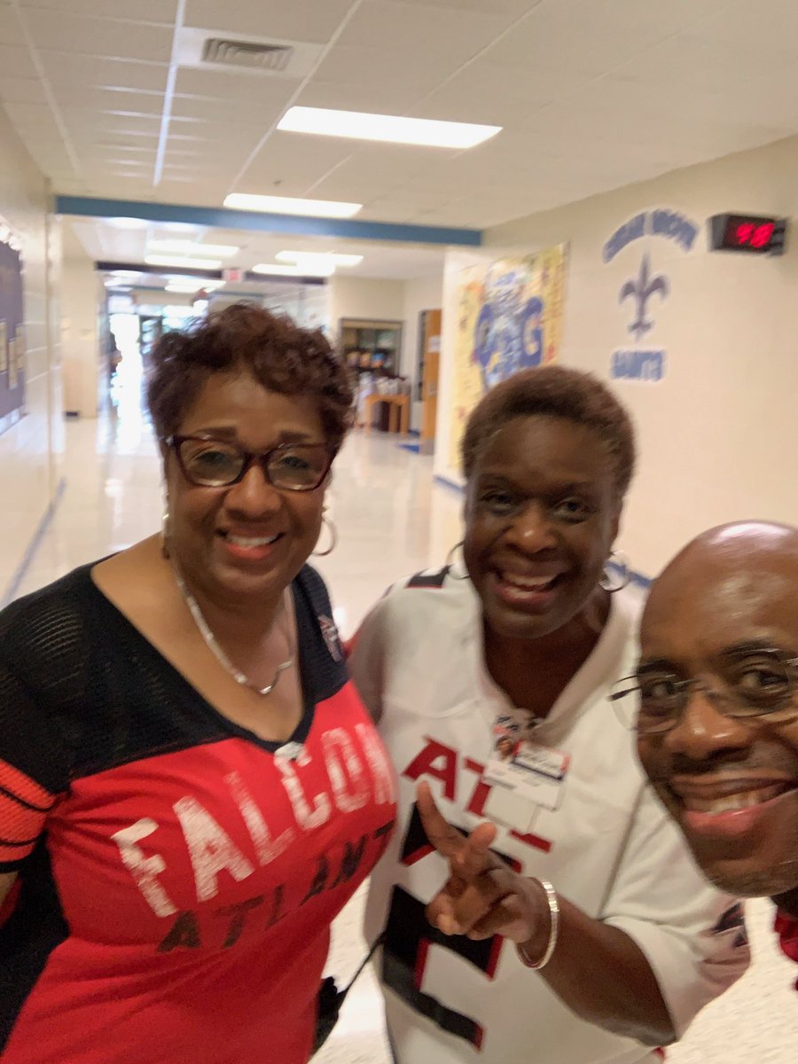 MiddleCedar's tweet photo. It’s Rise Up Falcons Friday at CGMS! The students,staff and even parents were totally engaged with this PBIS initiative! Rise-Up!! @DeKalbSchools @DCSDRegionVII #PbisCoach @Cgms_DCSD https://t.co/ZUuwYaiwHh