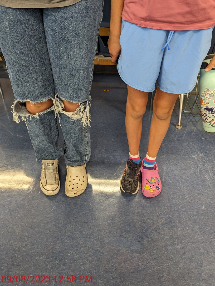 rosemontmiddle's tweet image. Dude, where&apos;s my shoe?! 👟 Today&apos;s first spirit day of the school year was so fun! 😁 Mismatching and making memories! 👞
#rosemontrocks #letsgetconnected