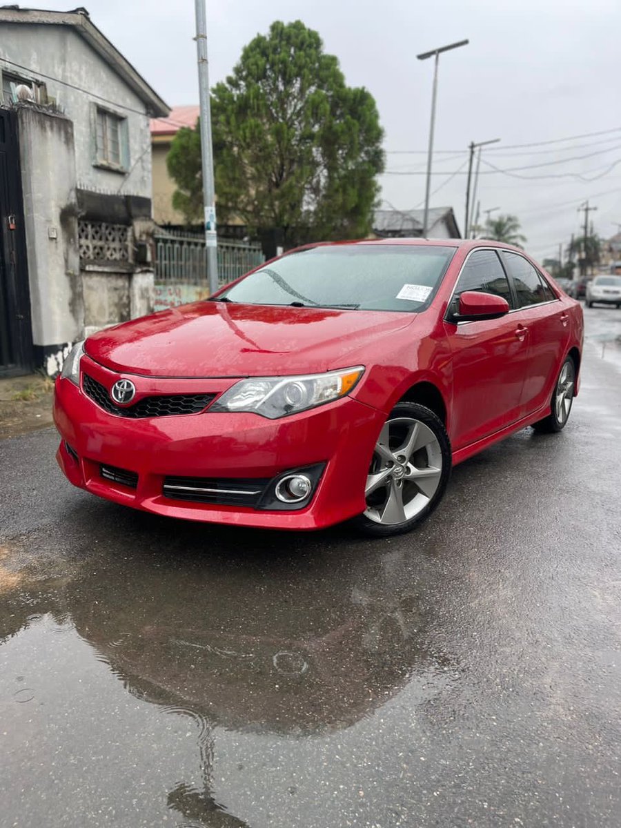 boyigab's tweet photo. @yabaleftonline Camry 2014 se @7.8m https://t.co/zC8AZiiv0U