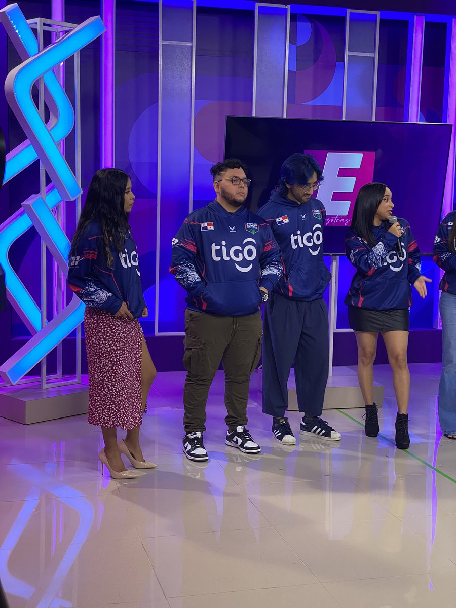 EteGrod's tweet photo. Gira de medios de #CosGamers 💙 una bonita experiencia con los mas duros! @xVianka @iwolfqueen @Jes2EZ @changasaki @whoisalaskas @COSPanama https://t.co/1m28DoqfRe