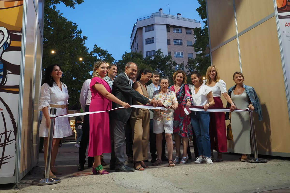 standjccmAB's tweet photo. El @gobjccm  ha destinado 700.000 euros este año para impulsar diseño, promoción y talleres del sector artesano de #CLM. #InauguraciónArtesana #FeriaAlbacete2023 https://t.co/JPGxne1CZS https://t.co/pKBmUlP0Eh