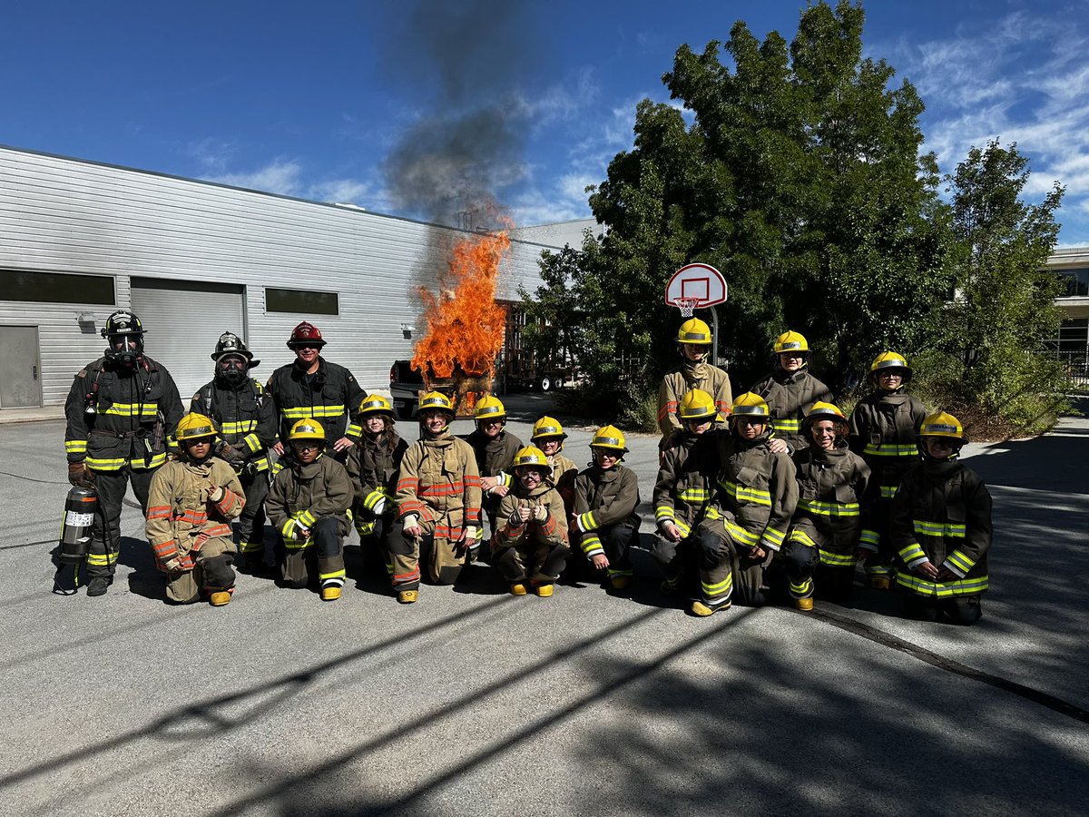 TMFPD's tweet image. The @aactreno Fire Science class took part in a smoke flow path  demonstration; how smoke behaves with different ventilation in adjoining rooms. We are proud to see our students engaged and excited about the future. #futurefirefighter @WashoeSchools