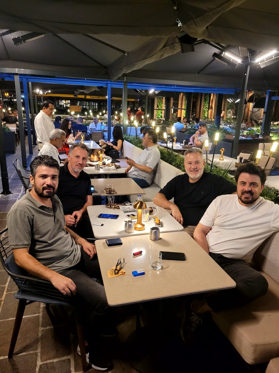 Abilerimle Dost Meclisi..Özlemişiz bee..🧿🧿🤍❤️
<a href="/UslularSadk/">SVR44 🇹🇷</a> <a href="/RakipSulo/">Sulo Rakip</a> @kenan_bolukbasi