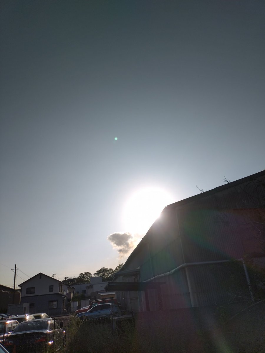 ttoi1011's tweet photo. 今日も暑くなりそうな九州の某県。
でも、ここから見る太陽はあと10回…
あー…また職探し… https://t.co/0qiHvKZETk