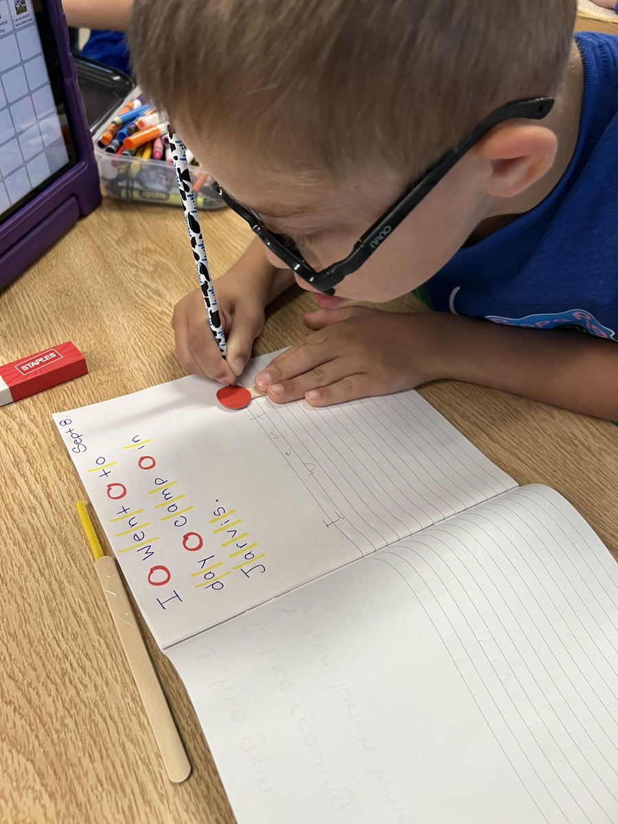 Spaghetti and meatball writing had us hungry on a Friday afternoon! 🍝