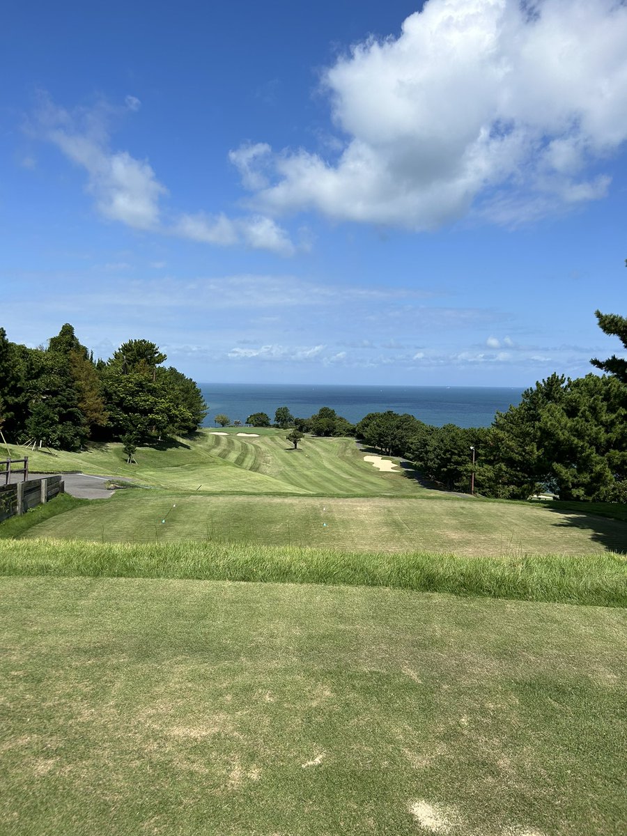 golfplayer76's tweet photo. #二丈カントリー #糸島
近くにこんな良いゴルフ場⛳️
少し狭くて難しいコースでしたが
景色良く気持ち良くプレイできます。
#ゴルフ https://t.co/DwEDnxLw8L