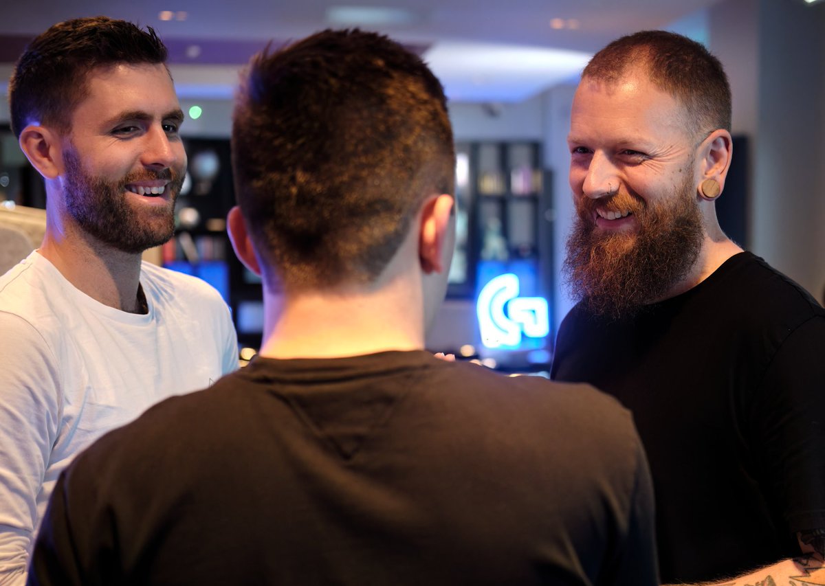 pretendasaurTTV's tweet photo. Earlier this week I got to shoot with @LogitechGUK and a bunch of awesome creators for their enviable #LogitechMasterclass.
You can check out the full album here if you missed it!
Last pic by @Mavitivo
The rest by me.
https://t.co/d9AOmdUlm7 https://t.co/ifmkqRsxTm