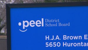 ‘Nearly 500 EAs fired from <a href="/PeelSchools/">Peel District School Board</a>: <a href="/OPSEU2100/">OPSEU 2100</a>’, via @Aisling_Murph_ for <a href="/CP24/">CP24</a>

@2100President Melody Hurtubise: “EAs are stretched thin as it is. Having a lack of EAs means students aren’t getting the support they’re legally entitled to.”

cp24.com/news/nearly-50… #OnLab