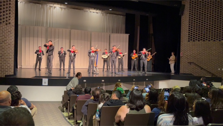 D83Shines's tweet photo. #D83shines BPAC Presented a free Mariachi concert tonight! https://t.co/fk3SHn0qpY