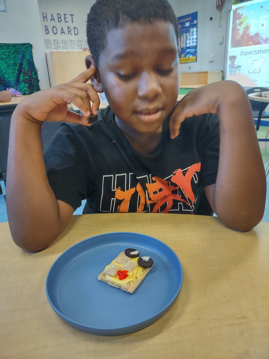 Mrs_Spurlin's tweet photo. We made some school buses using a visual recipes! The kids really enjoyed it ❤️ #specialeducation #visualrecipes https://t.co/F48wNBF6QE