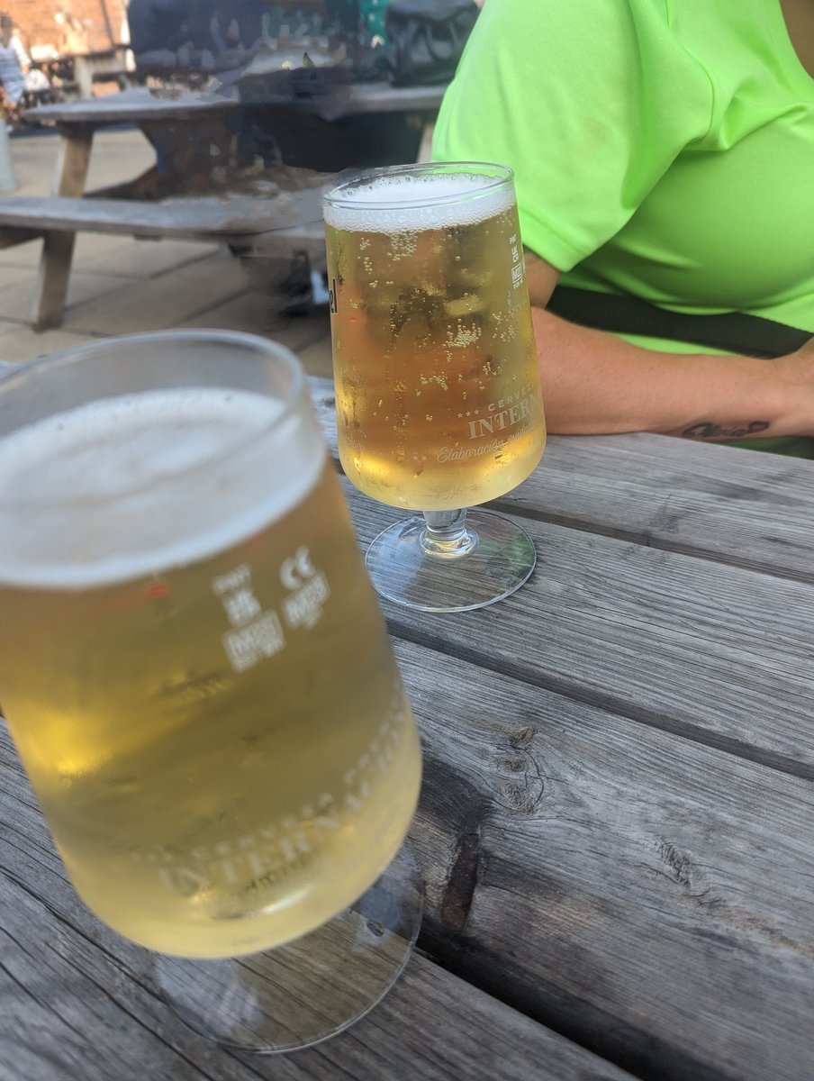 VixG's tweet image. Good old Google magic eraser #crackbegone