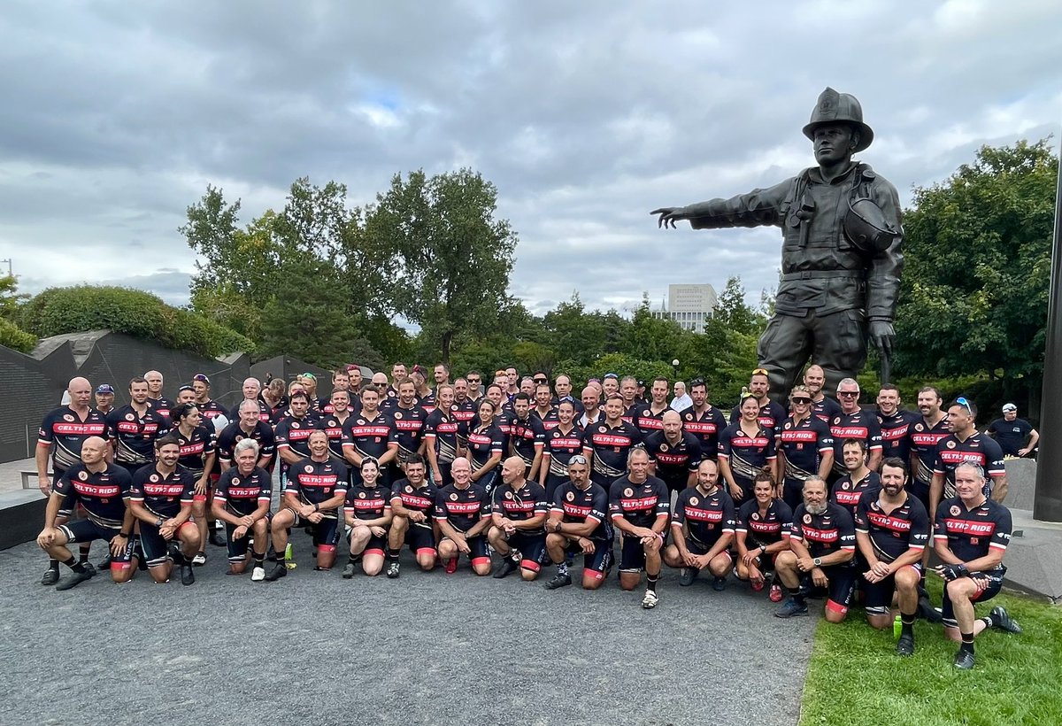 Awesome to help welcome @TPFFA @TorFireCeltic riders to Ottawa and thank them for supporting the @CanFirefighters families #NeverToBeForgotten #GraveDansNosMemoires