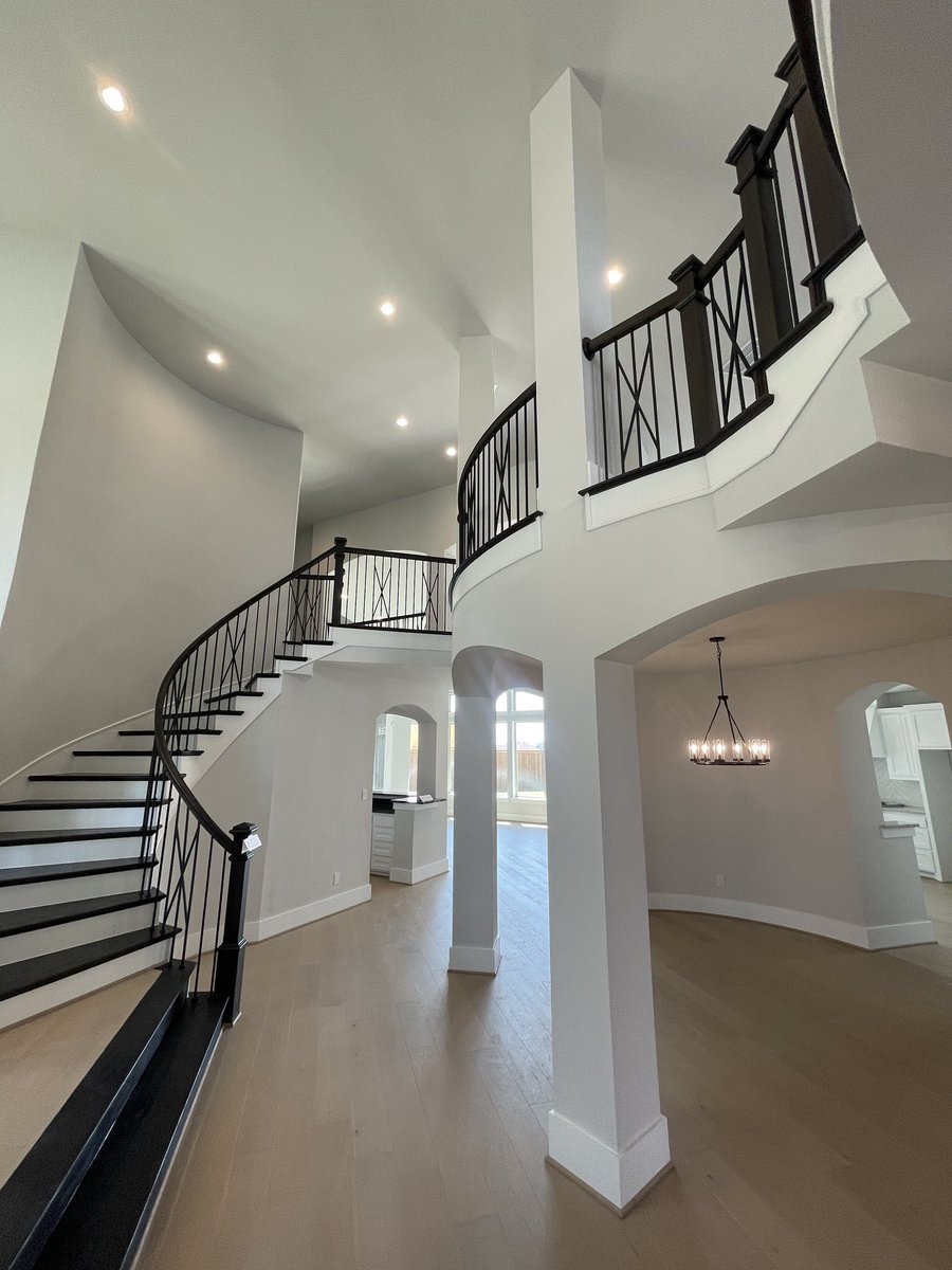 eric__nwankwo7's tweet photo. This custom home is a thing of beauty🤩 https://t.co/LPorgi5qeg