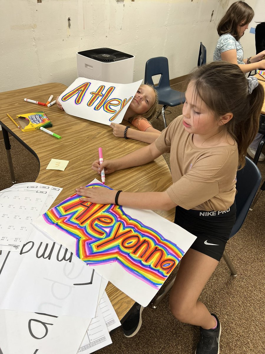 MrEs34Class2021's tweet photo. It was a great end to our second week of school! We started a cool art project that our scholars loved working on. Finish product picture coming soon! #scholarpower #learningvikings #artisfun🎨 https://t.co/QKi4uaQKXw