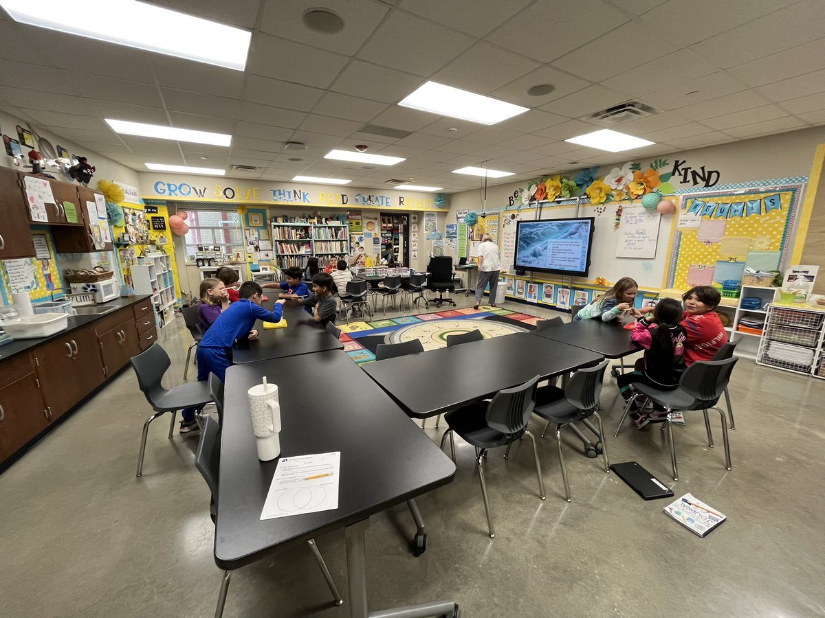 Melanie White tweet media