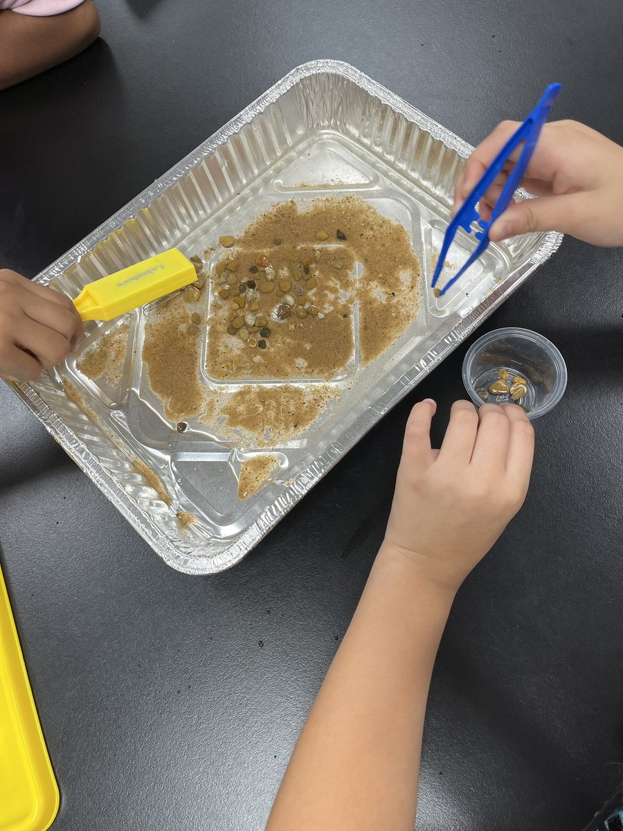 Melanie White tweet media