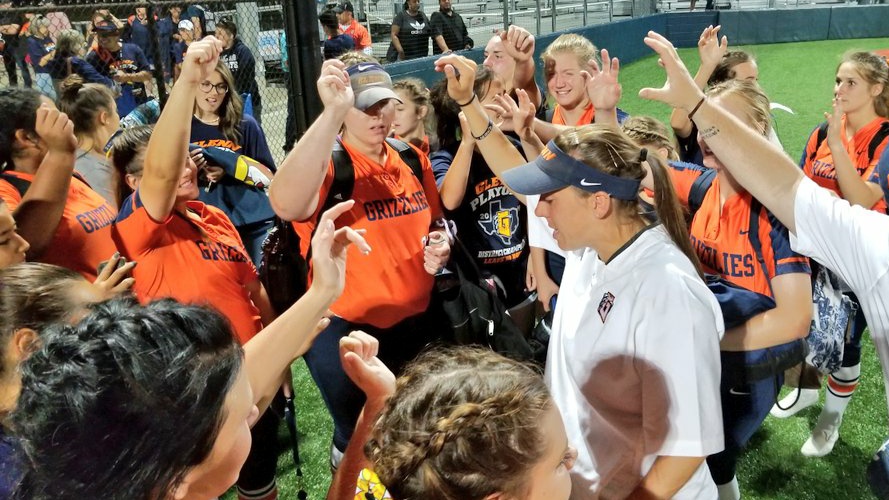 S/O to @Coach_ThomeGuz for receiving the GRIT+3 award this month! She has been part of the math dept, volleyball, &amp; head softball coach since Glenn opened! Committed &amp; ALL IN everything Glenn! She is a leader to students &amp; other coaches! Congrats on the award! #AllinforGlenn