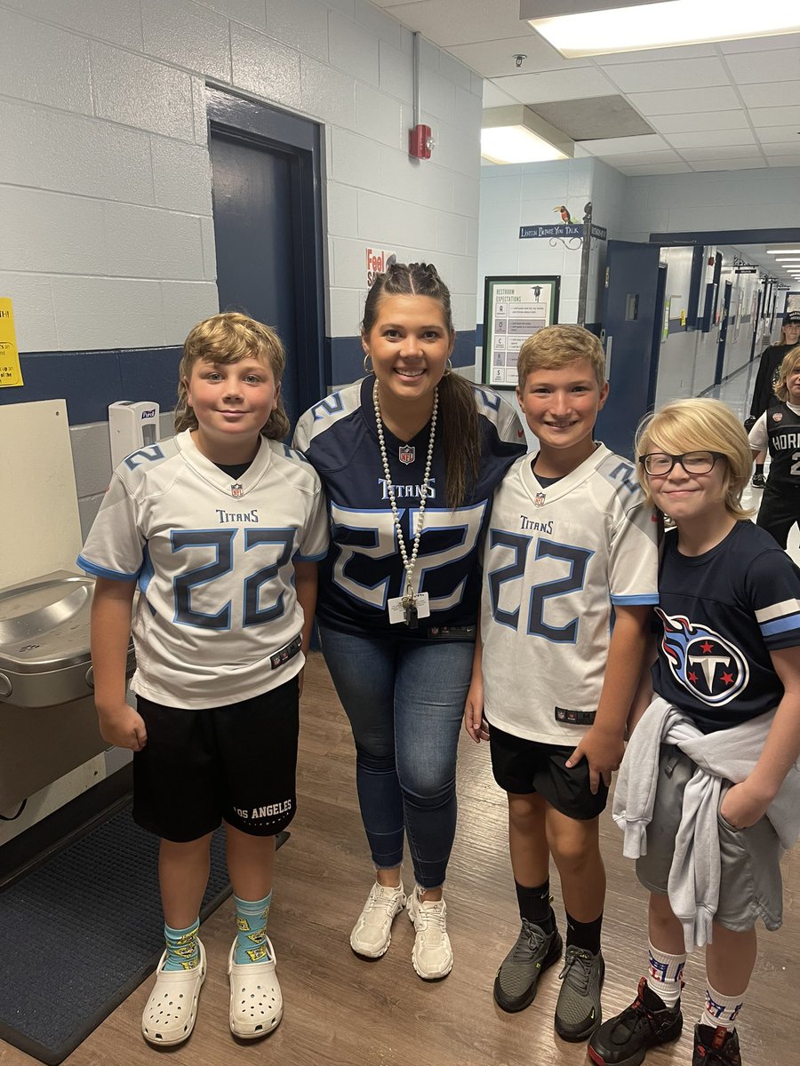 MrsShryock's tweet photo. We love teaming up for reading 🤩 I’d say jersey day was a success!! @Titans @RockfieldE https://t.co/ZBDDUpzXMj