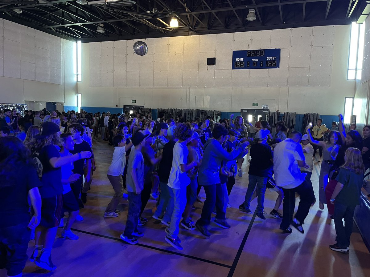 Emma Ford Larsen tweet media