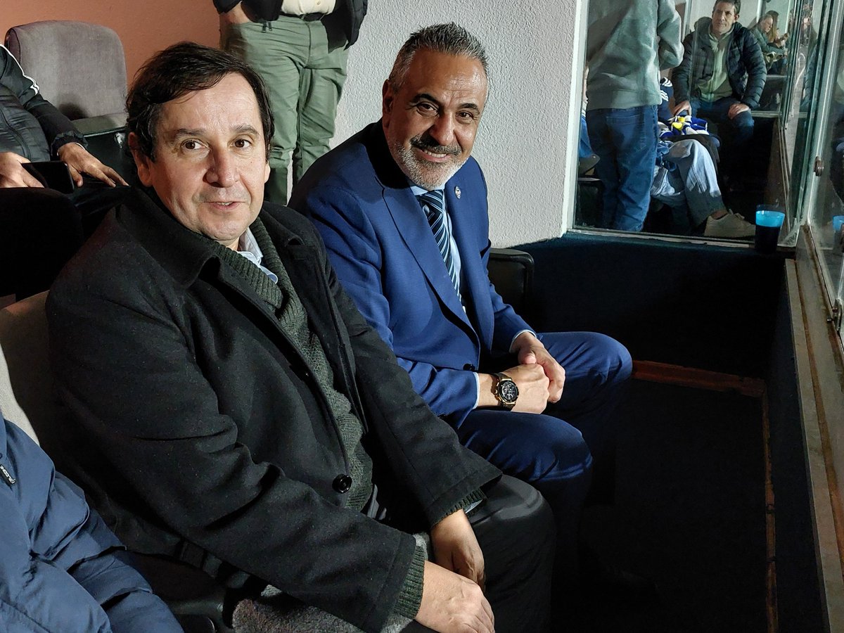 📍 El Presidente Pablo Milad, junto al Embajador de Chile en Uruguay, Rodrigo Hume, en el partido por #Clasificatorias2026 de la Selección Chilena ante la selección uruguaya en el Centenario de Montevideo.