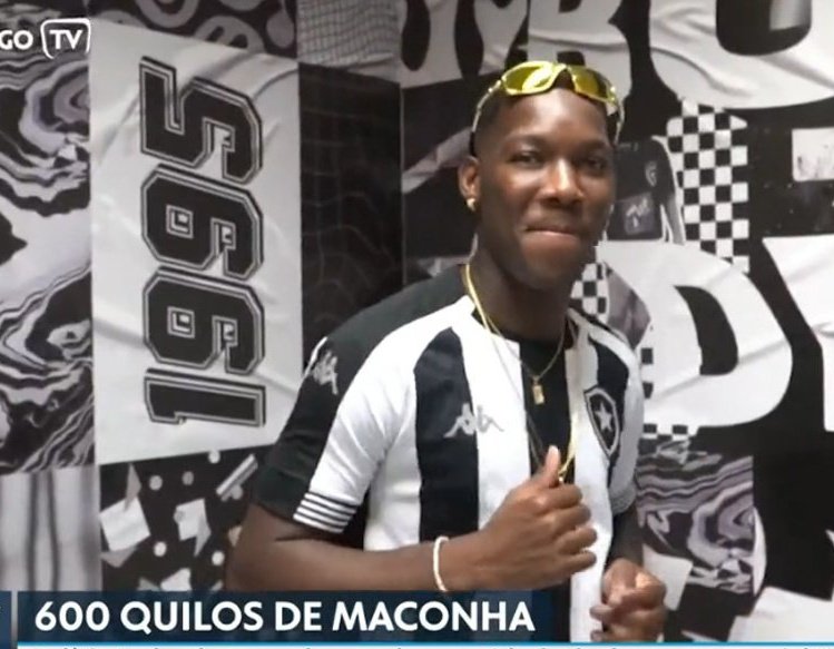 BarcaFogo's tweet photo. "pra você querer Lucas Perri no lugar do Ederson, você só pode ser maconheiro"

Eukkkk: https://t.co/rOBlFQqUpb