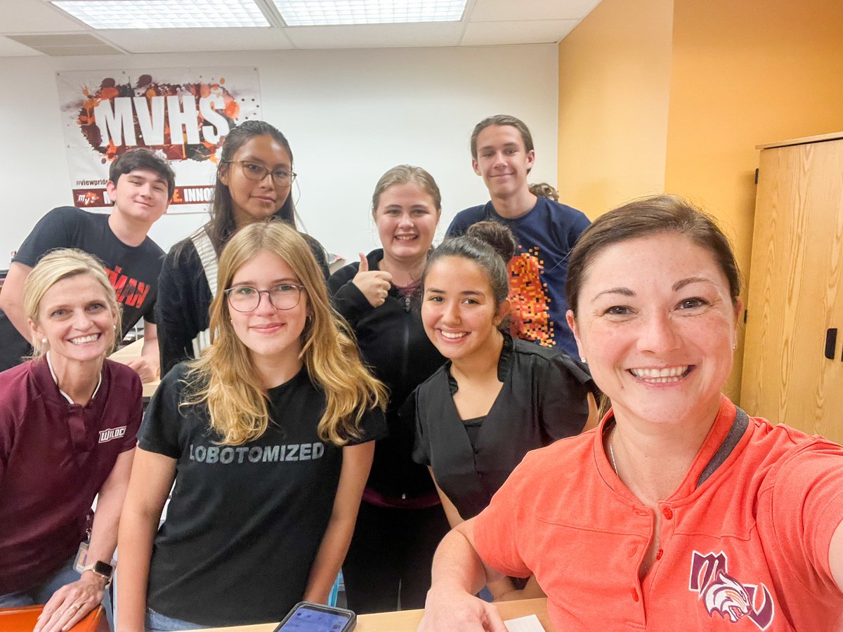 MrsSullivanMVHS's tweet photo. Thank you for letting me crash your meeting today @mvhs_srac !! 

Throw back to ‘The Mini Van’ experience and Dr. Taylor’s and my induction into the official MVHS Student Resource Advisory Committee. Check out the mini van episode here: https://t.co/woIliXiIJA https://t.co/3TYsgGrEIU