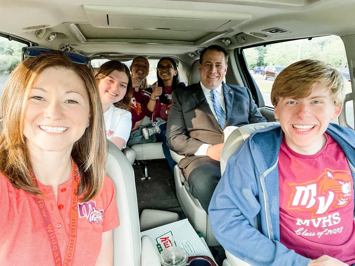 MrsSullivanMVHS's tweet photo. Thank you for letting me crash your meeting today @mvhs_srac !! 

Throw back to ‘The Mini Van’ experience and Dr. Taylor’s and my induction into the official MVHS Student Resource Advisory Committee. Check out the mini van episode here: https://t.co/woIliXiIJA https://t.co/3TYsgGrEIU