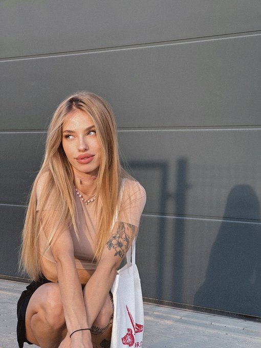 Will my portrait get a lot of likes?🤪🤔 https://t.co/QMyLptoreK