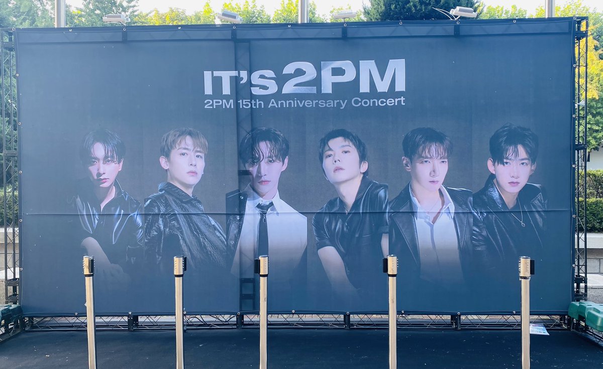 harshaz4's tweet photo. I think I’m quite early 🥰🥰
#2PM #투피엠  #Its_2PM  #2PM_15th_Anniversary https://t.co/dHirFpEqH5