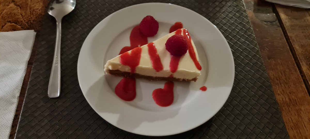 Andy_Boot's tweet image. ✅ Day 1 of @codecabin. 

Great folk, glorious scenery and delicious food 👌

#codecabin #cg23