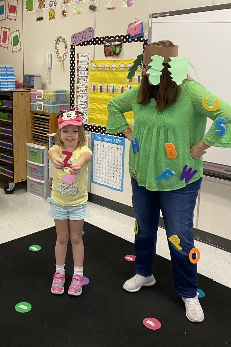 TheKinderKorner's tweet photo. It’s a great day to dress up as a Chicka Chicka Boom Boom tree and have Ss practice letters and sounds!
@HebronValleyES https://t.co/7Ry2qzueM8