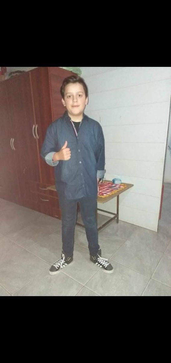 Jona subio una historia conmigo, le di mil indicaciones para que le quede bien e hizo lo contrario a lo que le dije asiq hice que la borre y ahora la voy a subir yo, acá r enojado