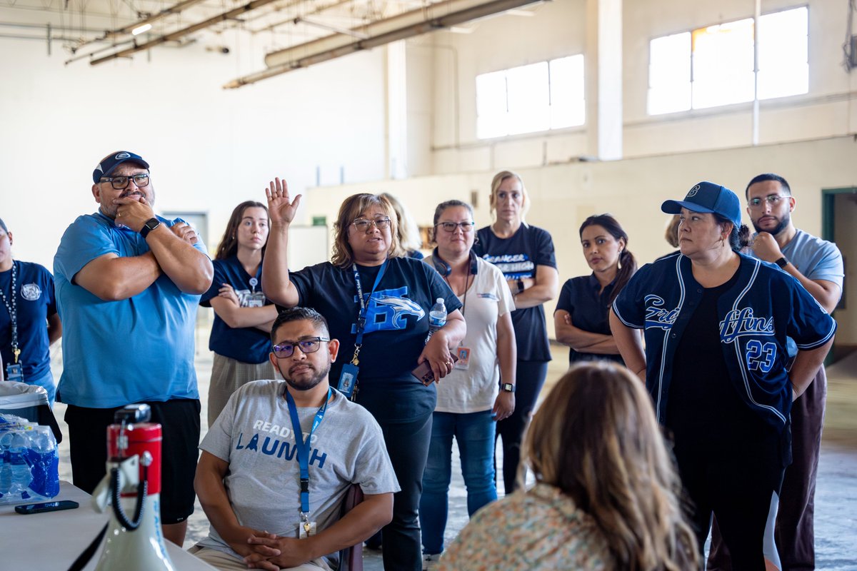 🏫#SUHSD is dedicated to ensuring the safety of our students and staff! 🚸 This past week, all school sites came together for our Tenth Annual safety training, a proud tradition coordinated with local and federal law enforcement. A secure learning environment is our top priority!