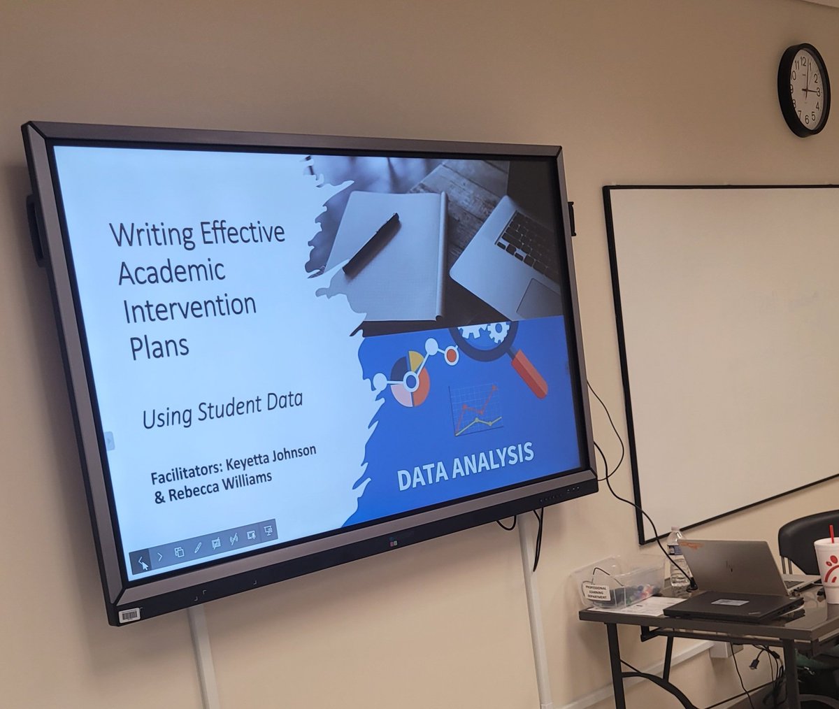 DanielleBBBSATL's tweet image. Today was an AMAZING DAY of professional learning! Game Day, Ready! Everyone walked away with an MTSS Playbook to keep track of best practices, notes, and tips for the year! #WCI #MTSS #FOOTBALLTHEME #WEREADY @CAMontgomeryEDU @jennspainwill @Selenaflorence