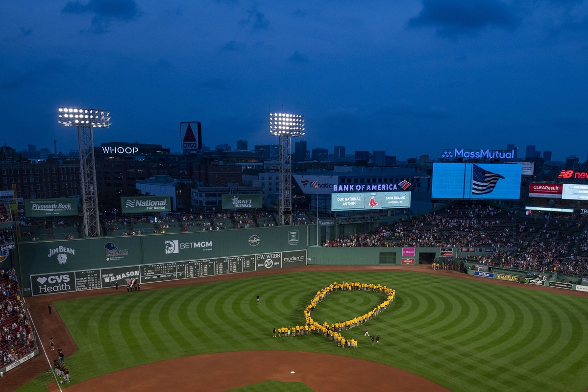 RedSox's tweet photo. Going gold tonight for Childhood Cancer Awareness Month! 🎗 https://t.co/lhsJVZEchP