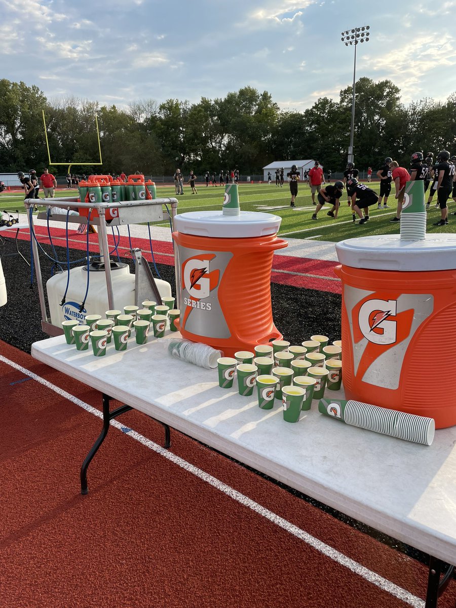 A_Beck93's tweet photo. As we prepare for week 3 action we need to take note of the importance of hydration. I preach to all my athletes hydration and nutrition is not just a game day thing, it’s an everyday commitment. To be great on game day you must fuel the body all week long. #ATSafeSports https://t.co/bQSpRrz2CP